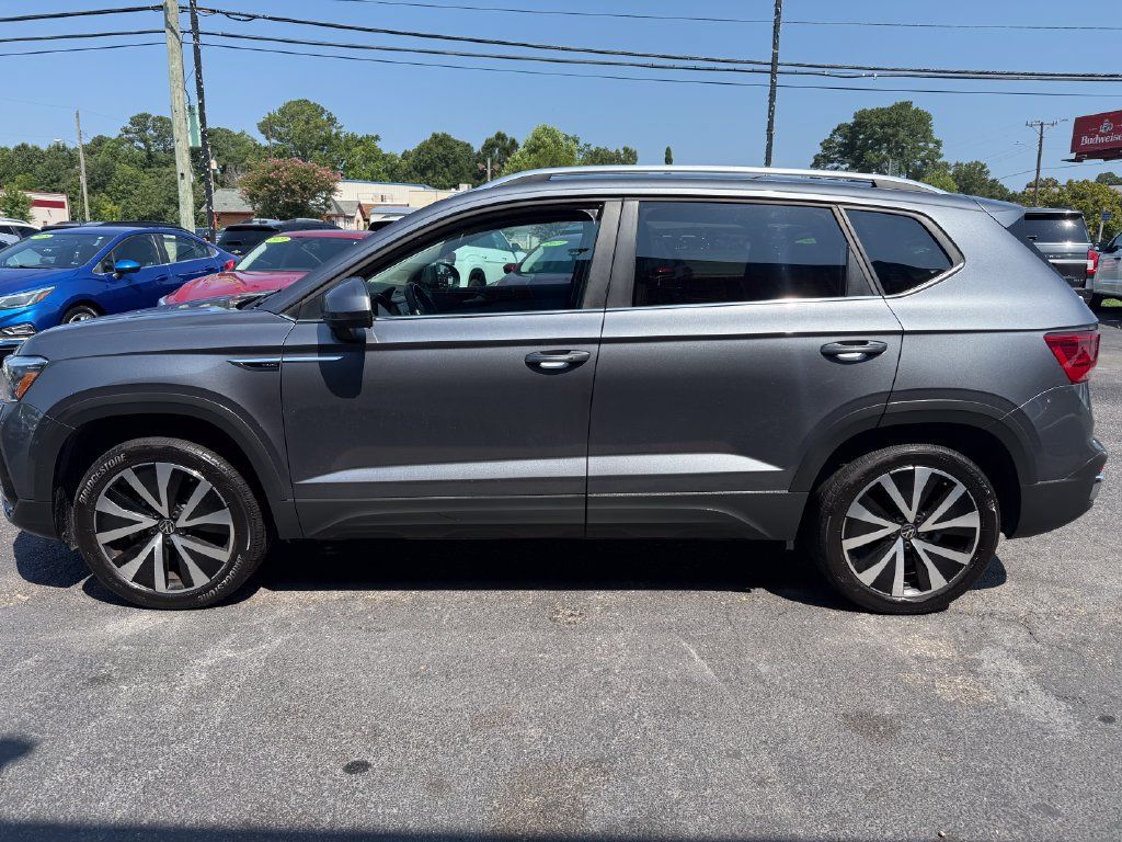 Used 2024 Volkswagen Taos SE FWD image 9