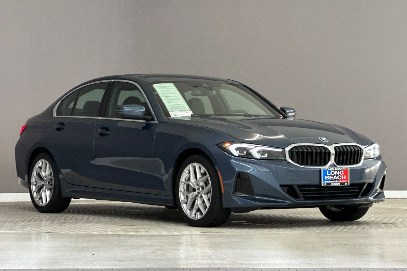 Certified 2025 BMW 330i Sedan w/ Premium Package RWD image 6