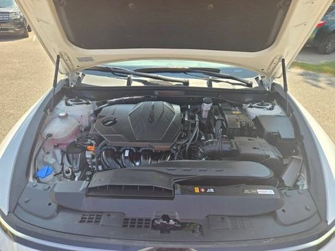 Used 2025 Hyundai Sonata SEL FWD image 31