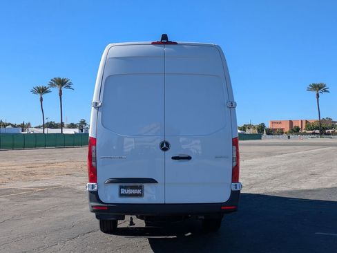 Used 2024 Mercedes-Benz Sprinter 3500 image 3