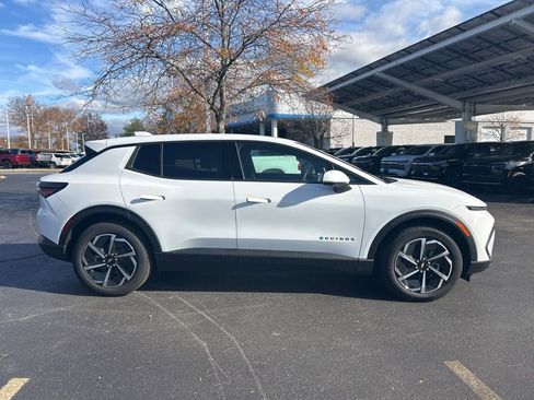 New 2026 Chevrolet Equinox EV LT w/ Comfort Package image 4
