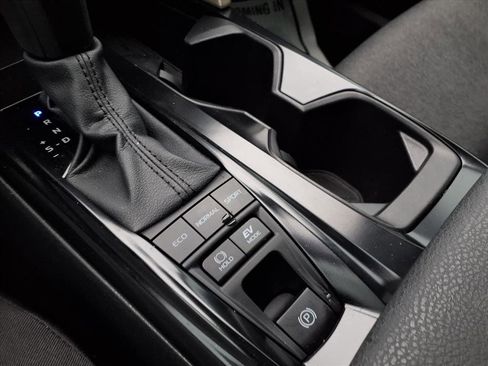 Used 2025 Toyota Camry LE image 7