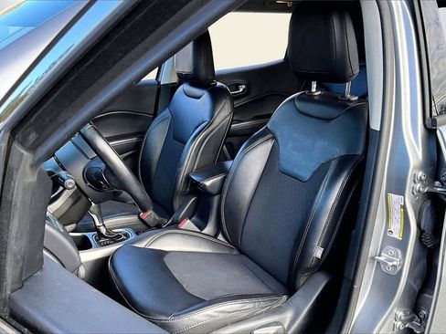 Certified 2019 Jeep Compass Latitude w/ Cold Weather Group image 18