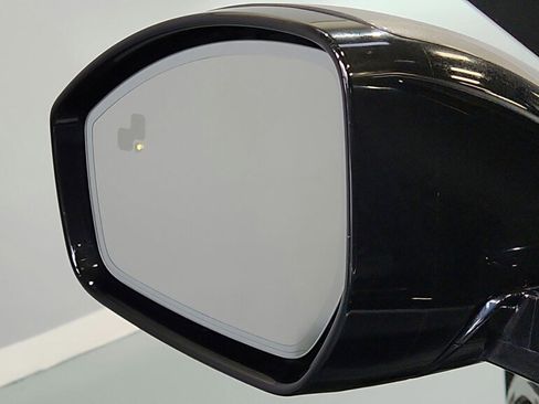 Used 2020 Jaguar F-PACE SVR image 30