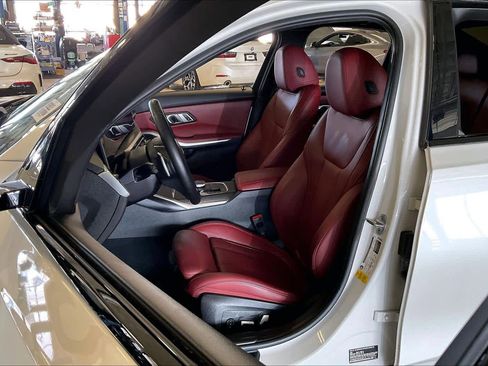 Used 2023 BMW 330i Sedan w/ Premium Package image 8