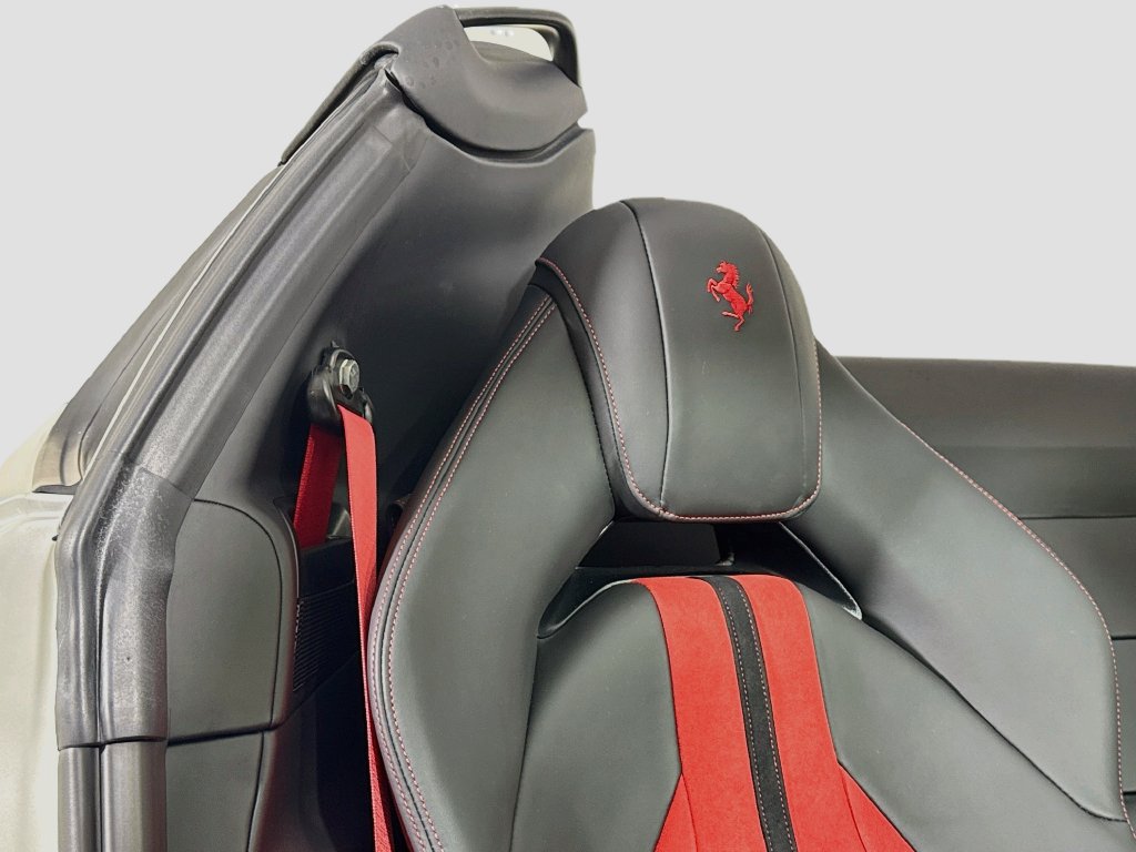 Certified 2023 Ferrari 812 GTS RWD image 20