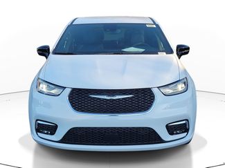 New 2026 Chrysler Pacifica Select video 2