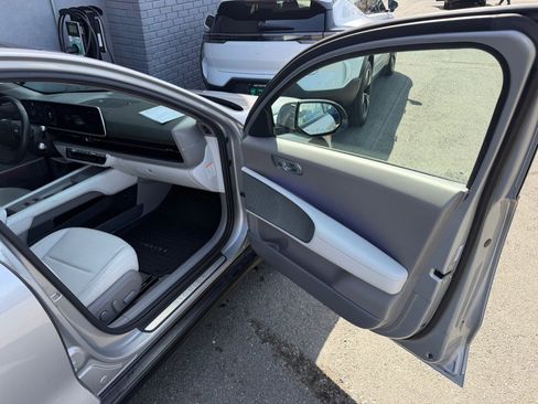 Used 2023 Hyundai Ioniq 6 Limited image 36