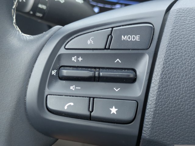Certified 2026 Hyundai Venue SEL FWD image 24
