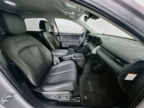 Used 2025 Hyundai Ioniq 5 SEL RWD image 32