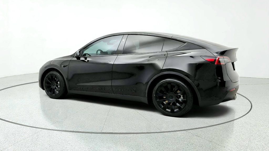 Used 2024 Tesla Model Y Long Range AWD/4WD image 7