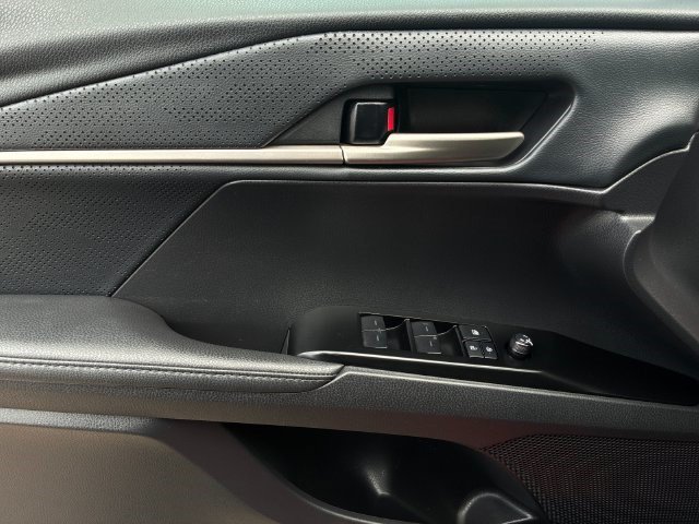 Used 2025 Toyota Camry XSE FWD image 12
