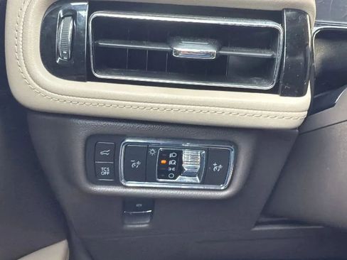 Used 2021 Lincoln Nautilus Reserve FWD image 19