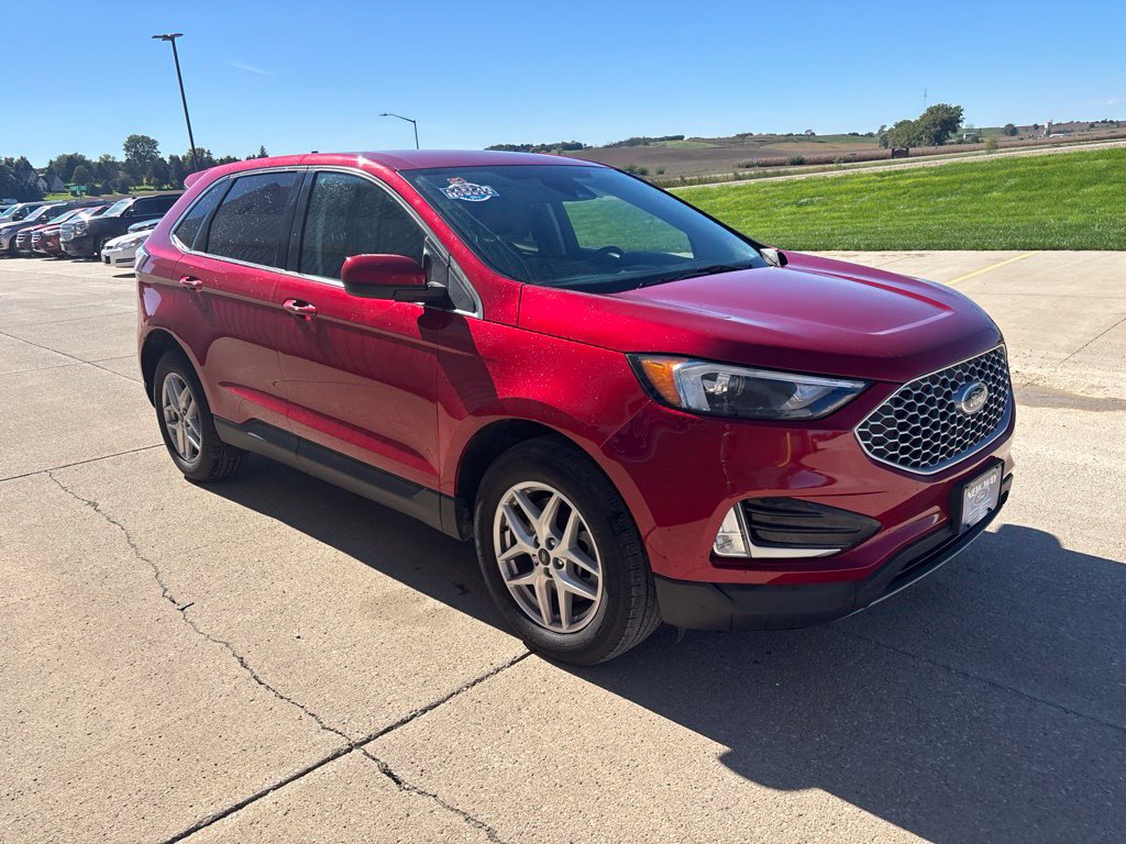 Used 2024 Ford Edge SEL w/ Convenience Package AWD/4WD image 3