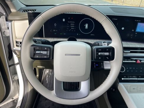 Used 2025 Hyundai Santa Fe Calligraphy image 16