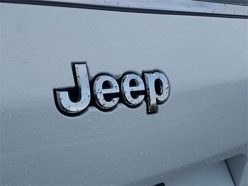 Used 2023 Jeep Grand Cherokee L Limited image 5