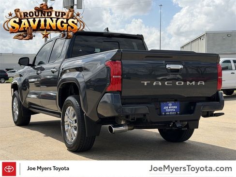 Used 2025 Toyota Tacoma Limited image 7