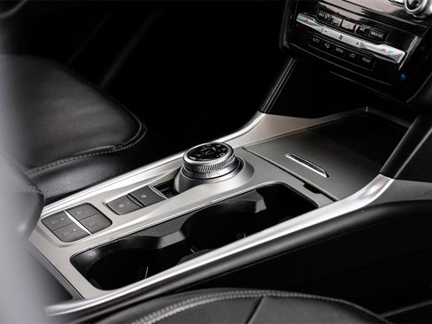 Used 2024 Ford Explorer Limited image 23