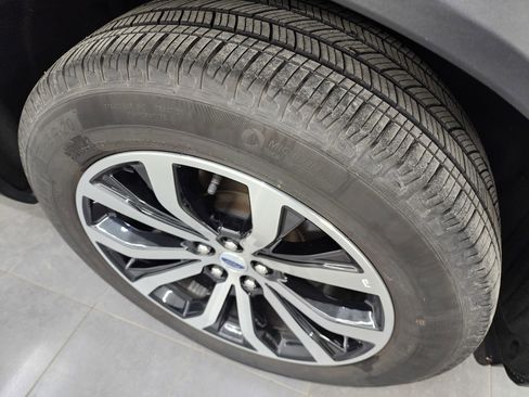 Used 2025 Ford Explorer ST-Line image 3