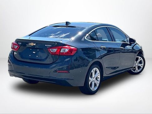Used 2017 Chevrolet Cruze Premier FWD image 3