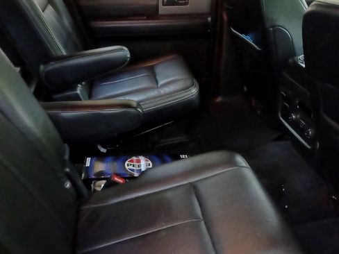 Used 2017 Ford Expedition EL Platinum AWD/4WD image 4