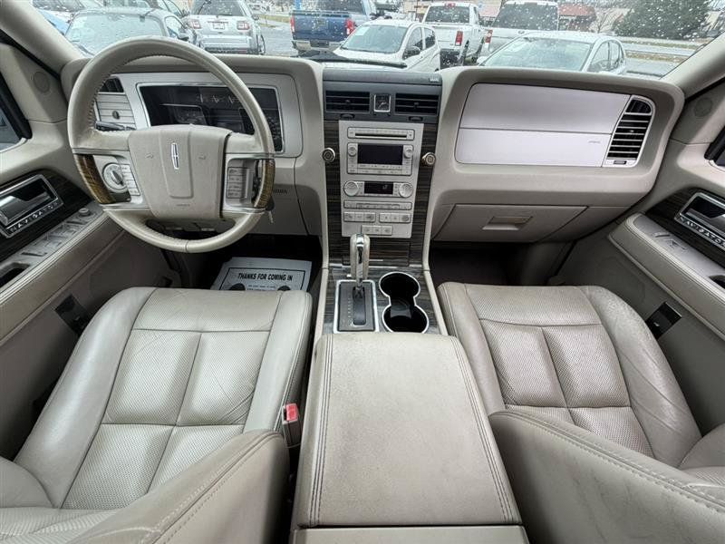Used 2010 Lincoln Navigator 4WD image 26