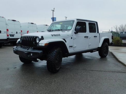 Used 2023 Jeep Gladiator Willys image 29