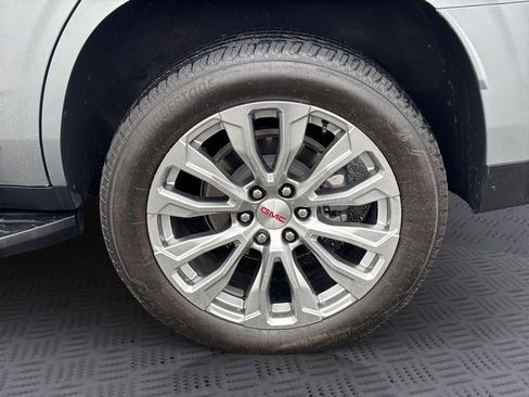 Used 2024 GMC Yukon Denali w/ Advanced Technology Package image 27