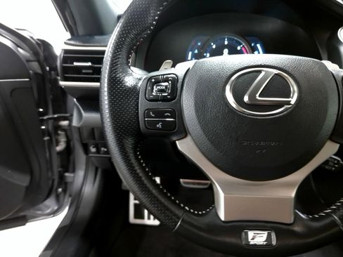 Used 2017 Lexus RC 200t image 34