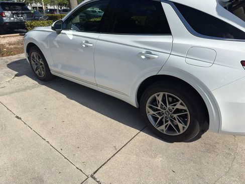 Used 2024 Genesis GV70 2.5T w/ Select Package image 2