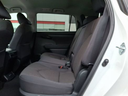 Certified 2025 Toyota Highlander LE AWD/4WD image 10