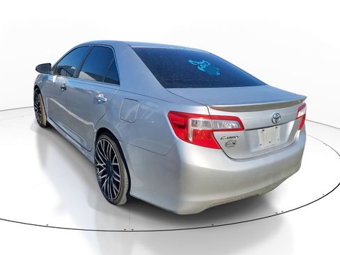 Used 2013 Toyota Camry image 6