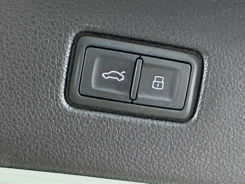 Used 2021 Audi Q7 3.0T Prestige w/ Prestige Package AWD/4WD image 40