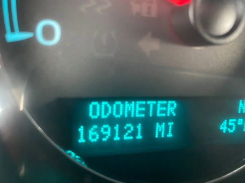 Used 2013 Chevrolet Avalanche LTZ image 12