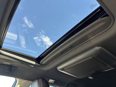 Used 2023 Toyota Sienna Platinum image 23