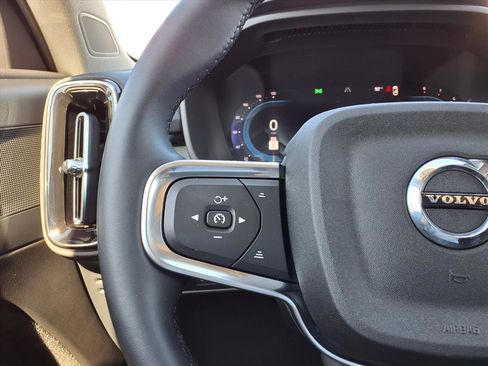 Used 2025 Volvo XC40 B5 Core w/ Protection Package Premier image 30