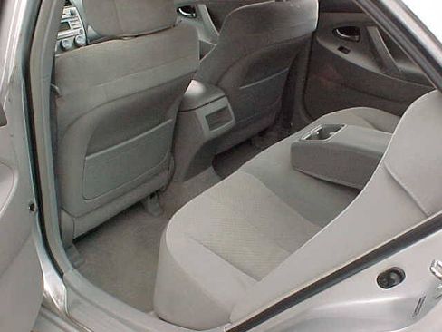 Used 2009 Toyota Camry FWD image 16