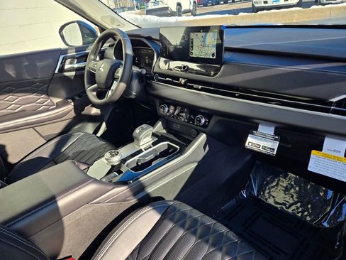 New 2026 Mitsubishi Outlander SEL image 6