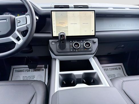 New 2026 Land Rover Defender 110 X-Dynamic SE AWD/4WD image 19