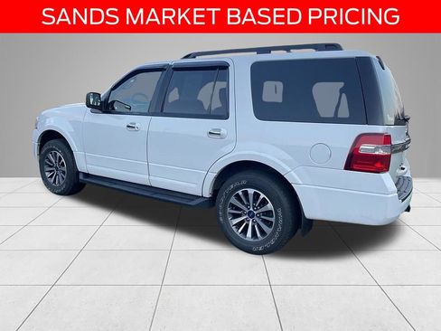 Used 2017 Ford Expedition XLT w/ Equipment Group 201A AWD/4WD image 5