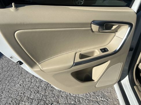 Used 2015 Volvo XC60 T6 Premier Plus image 15