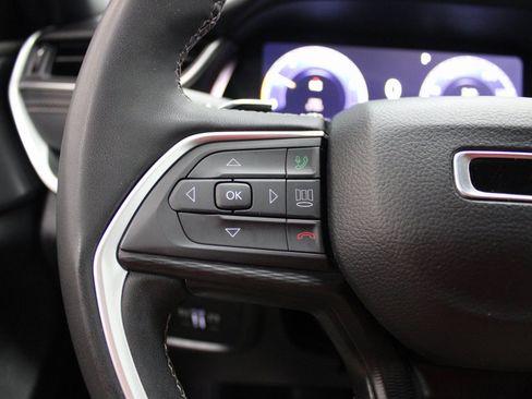 Used 2024 Jeep Grand Cherokee L Laredo image 38