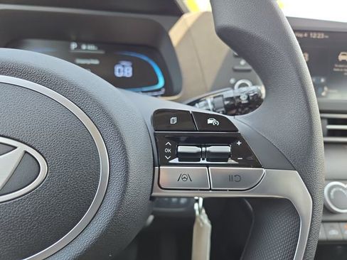 New 2026 Hyundai Elantra SE FWD image 17