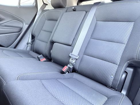 Used 2024 GMC Terrain SLE image 31