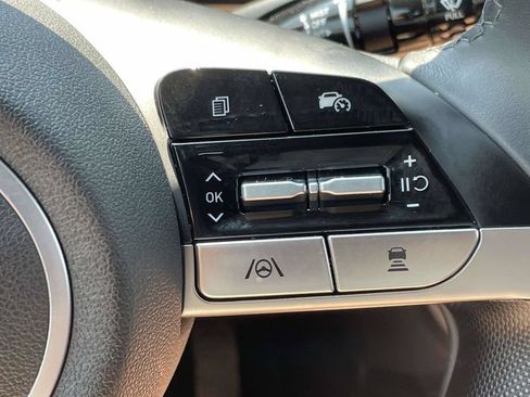 Certified 2025 Hyundai Elantra SEL FWD image 23