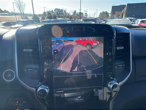 Used 2024 RAM 2500 Big Horn w/ Safety Group image 32