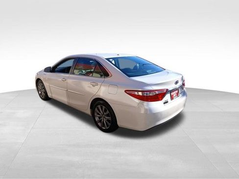 Used 2015 Toyota Camry XLE w/ Moonroof Package image 7