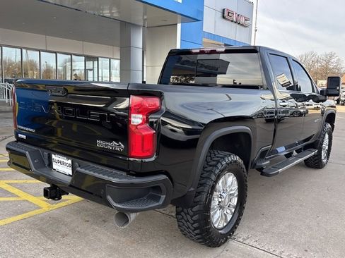Used 2023 Chevrolet Silverado 2500 High Country w/ Z71 Off-Road Package image 3