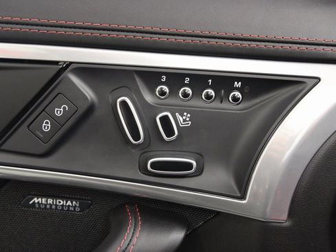 Used 2020 Jaguar F-TYPE R image 25