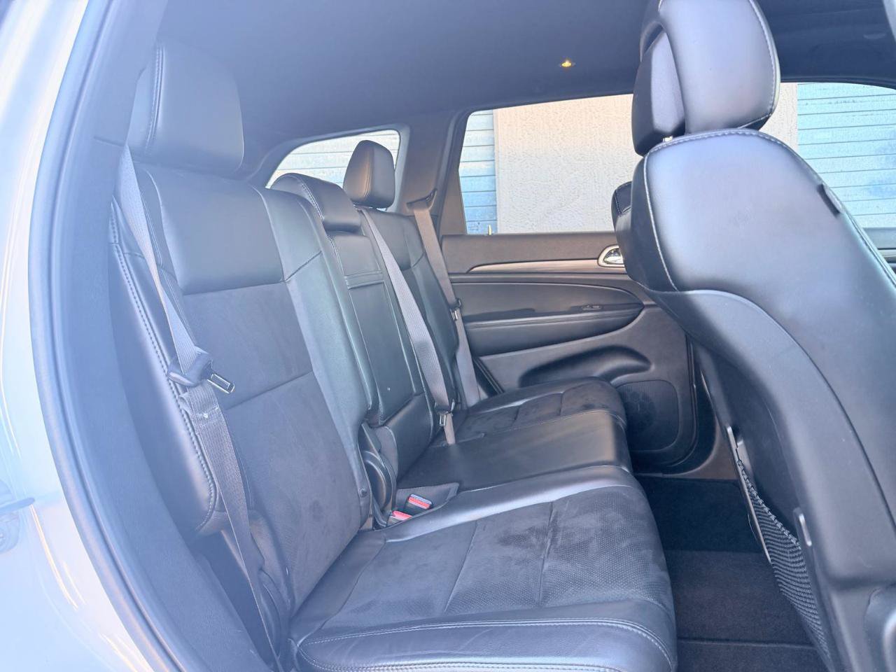 Used 2019 Jeep Grand Cherokee Laredo RWD image 25